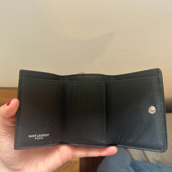 YSL Cassandra Trifold Wallet - Picture 4 of 10